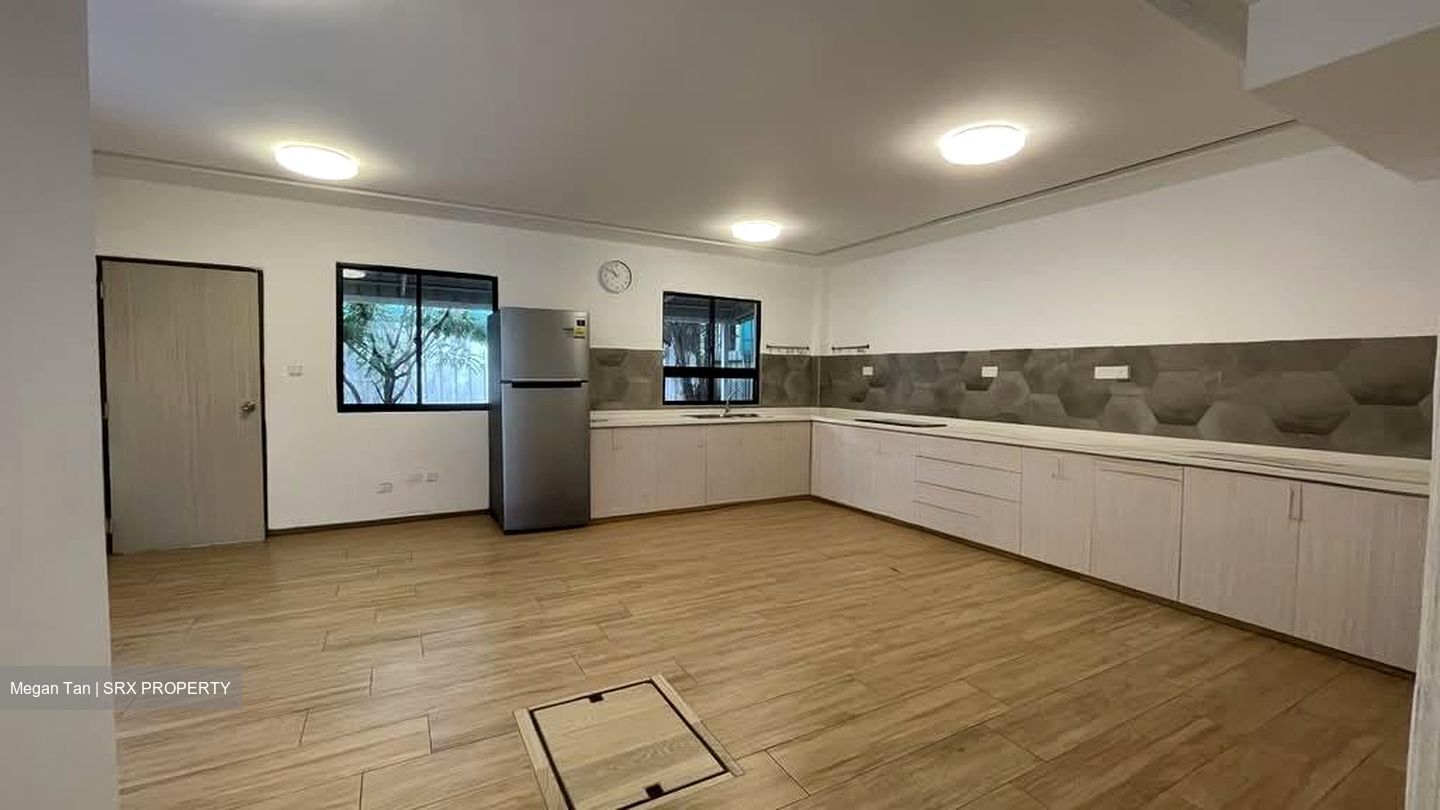 Sims Avenue East (D14), Terrace #555302241